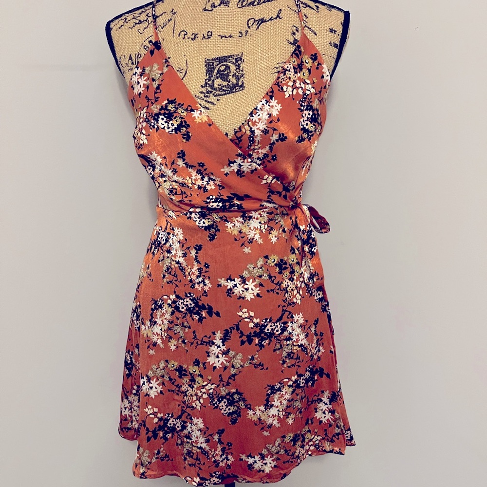 Sadie and Sage Mini wrap dress. Small (2-4).